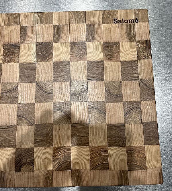 Beispiel: Gravur auf einem Schneidebrett