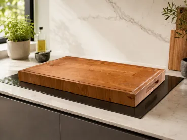 Kochfeldabdeckung aus Holz mit seitlicher Griffmulde §